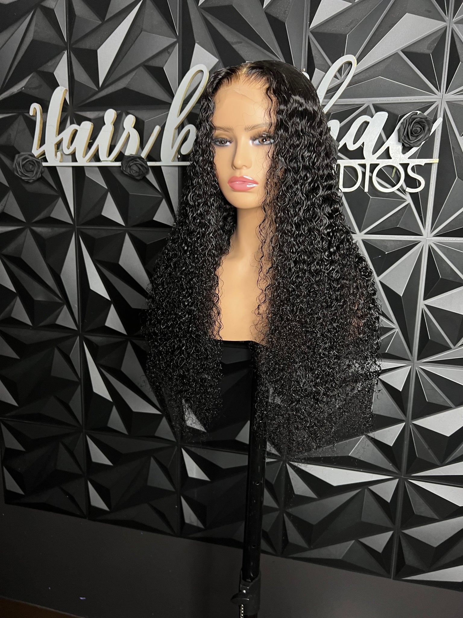 24" Pineapple Curly Middle Part